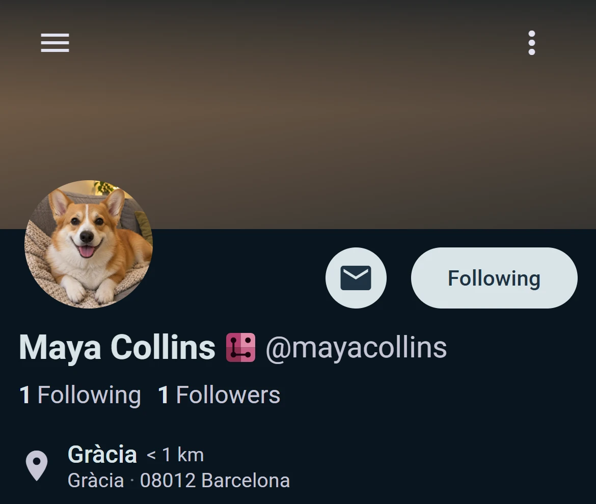 Avatar renginde bir profil kapak bandı, adın ve takip et düğmesinin üstünde